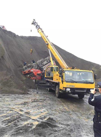 玉屏上犹道路救援